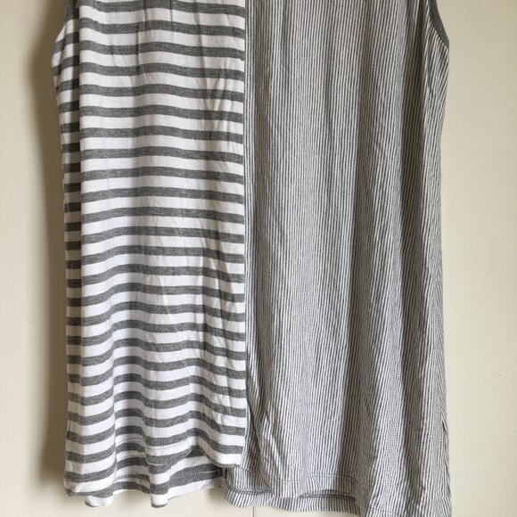 Cable & Gauge Grey and White Long Striped Eclectic A-line Tank Top - Picture 4 of 13